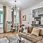 Beautiful Flat Just Nearby Madeleine In Paris - Welkeys