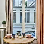 Beautiful Flat Just Nearby Madeleine In Paris - Welkeys